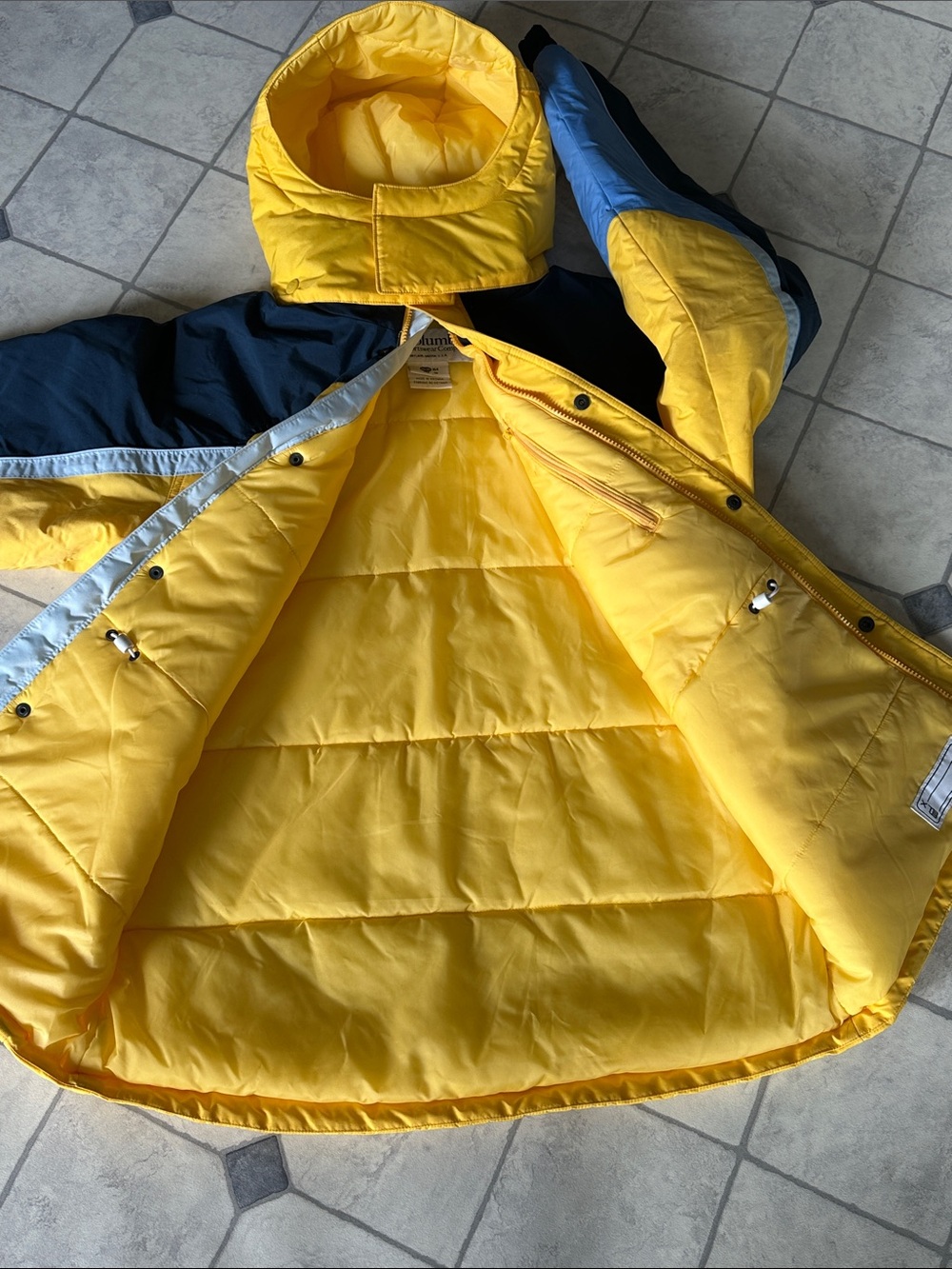 COLUMBIA Big Boy Hooded Puffer Jacket Size 18/20 - Picture 8 of 11